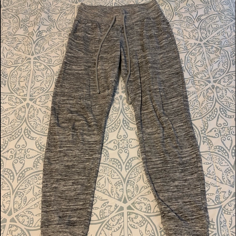 grey sweatpants